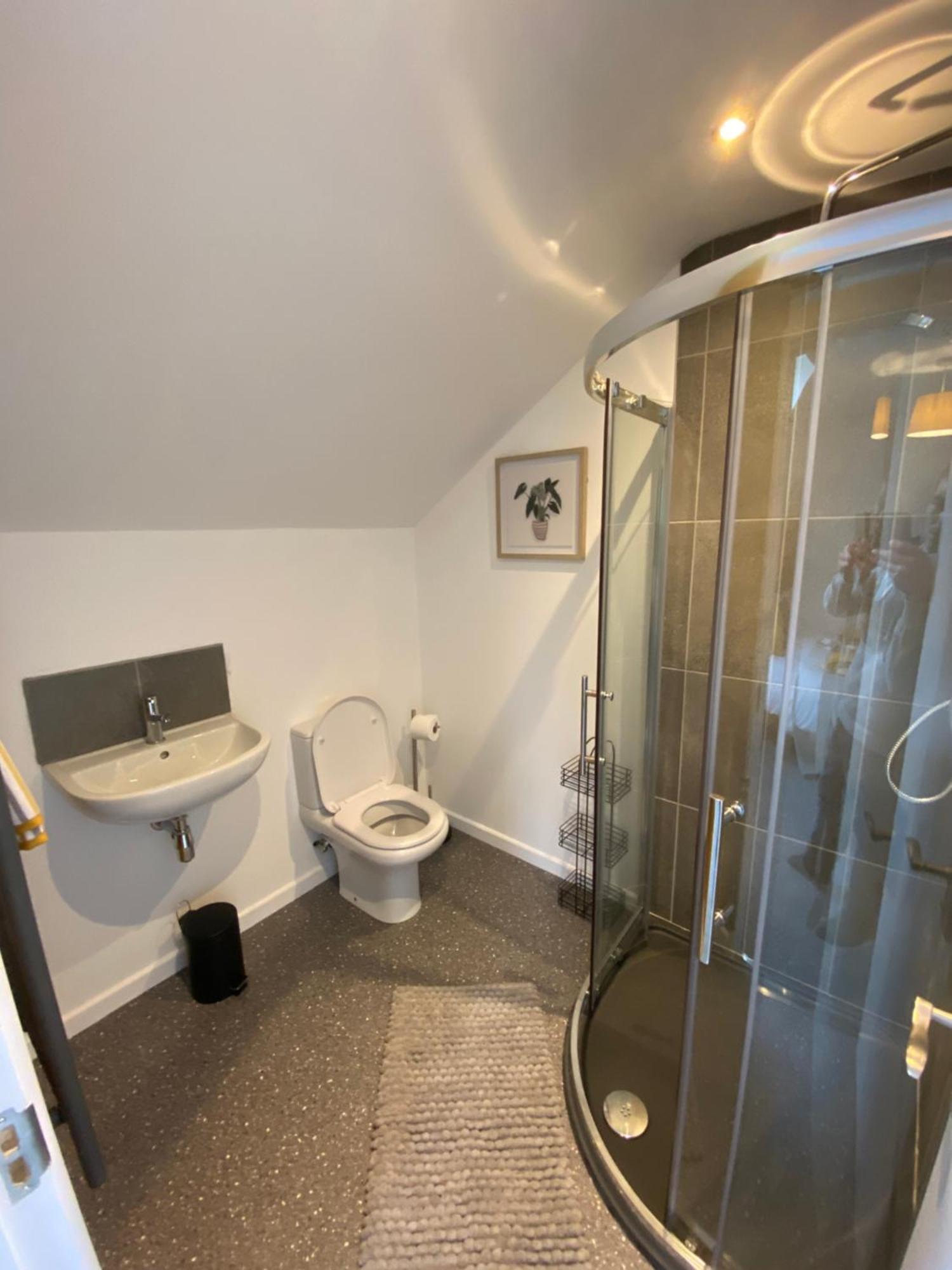 Modern Studio Apartment Set Beneath The Black Mountains A Stones Throw From The Offas Dyke Path Clodock Exteriér fotografie