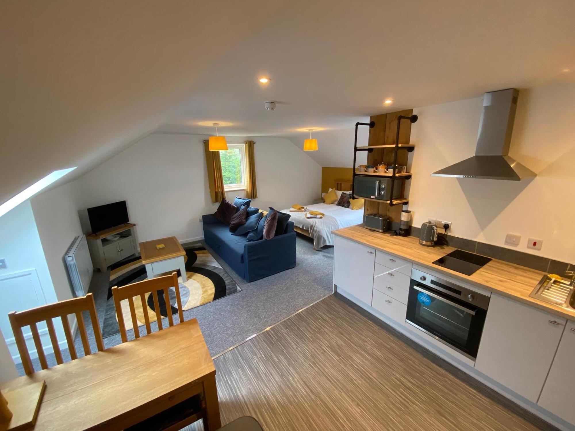 Modern Studio Apartment Set Beneath The Black Mountains A Stones Throw From The Offas Dyke Path Clodock Exteriér fotografie
