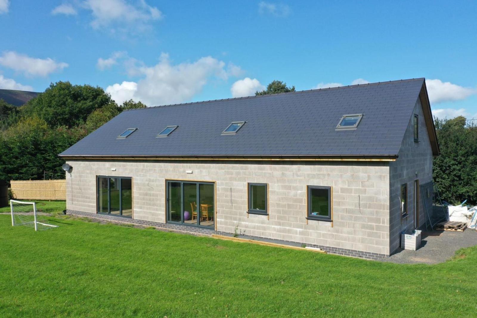 Modern Studio Apartment Set Beneath The Black Mountains A Stones Throw From The Offas Dyke Path Clodock Exteriér fotografie